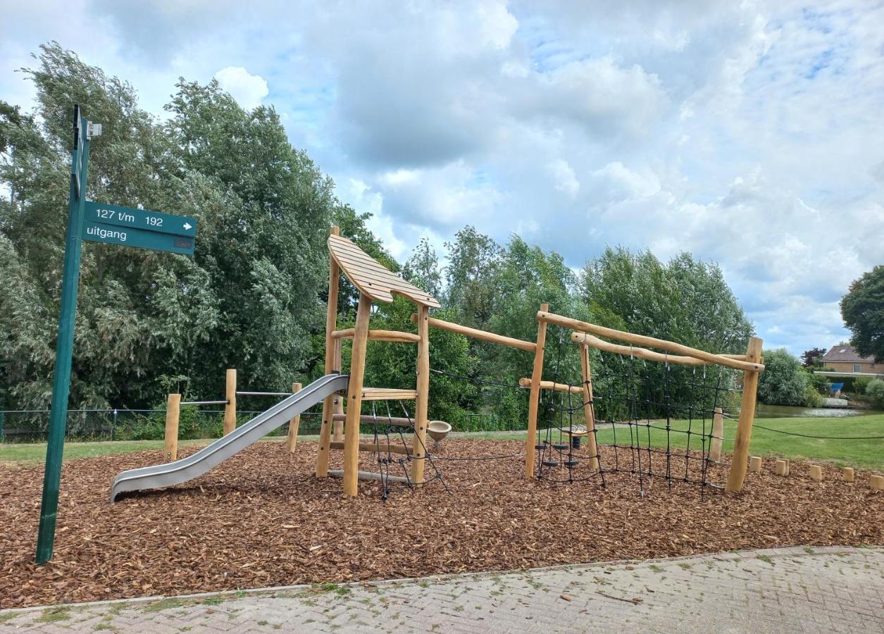Huisje Britt Met Grote Tuin En Veel Privacy Dirkshorn Exterior foto