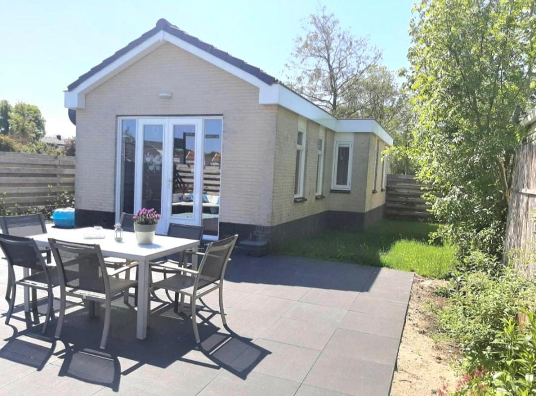 Huisje Britt Met Grote Tuin En Veel Privacy Dirkshorn Exterior foto